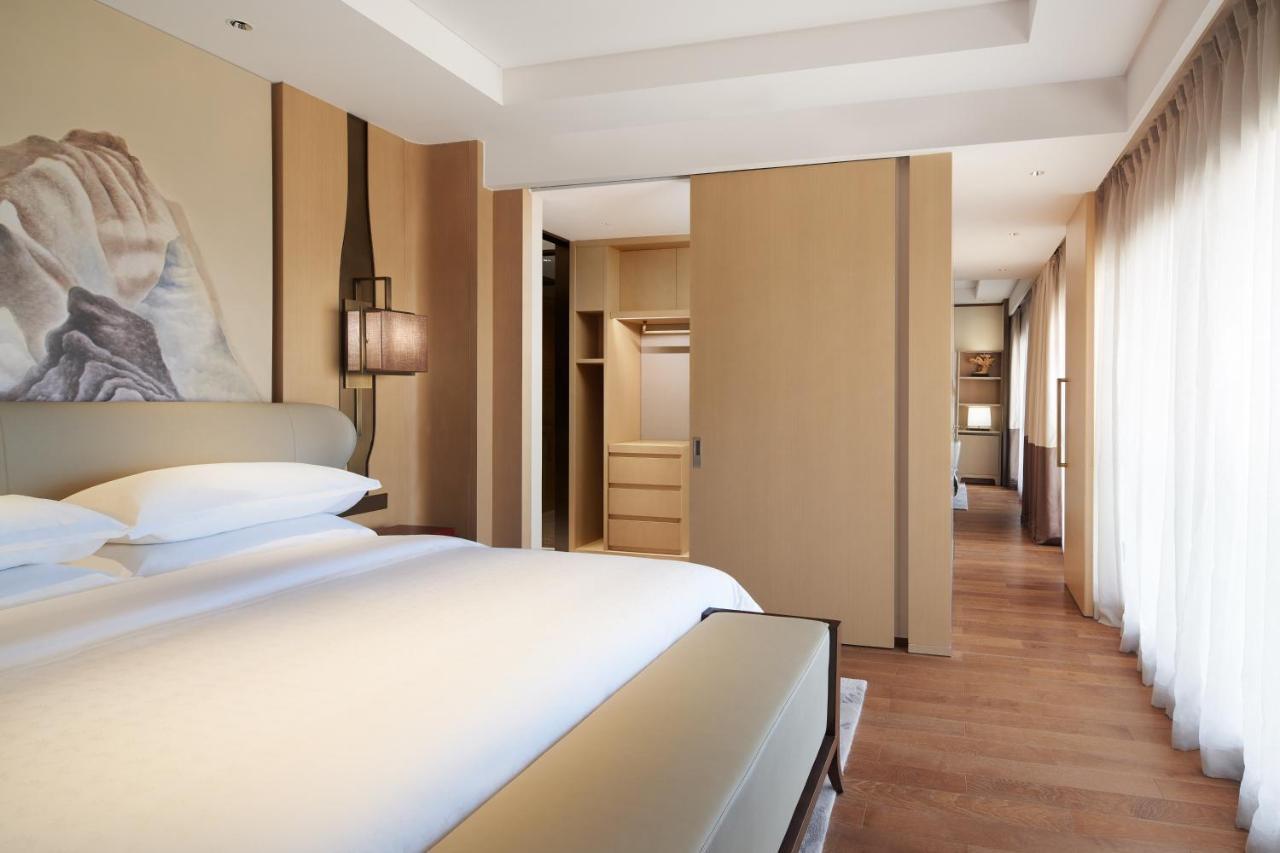 Sheraton Yunfu Xinxing Hotel Bagian luar foto