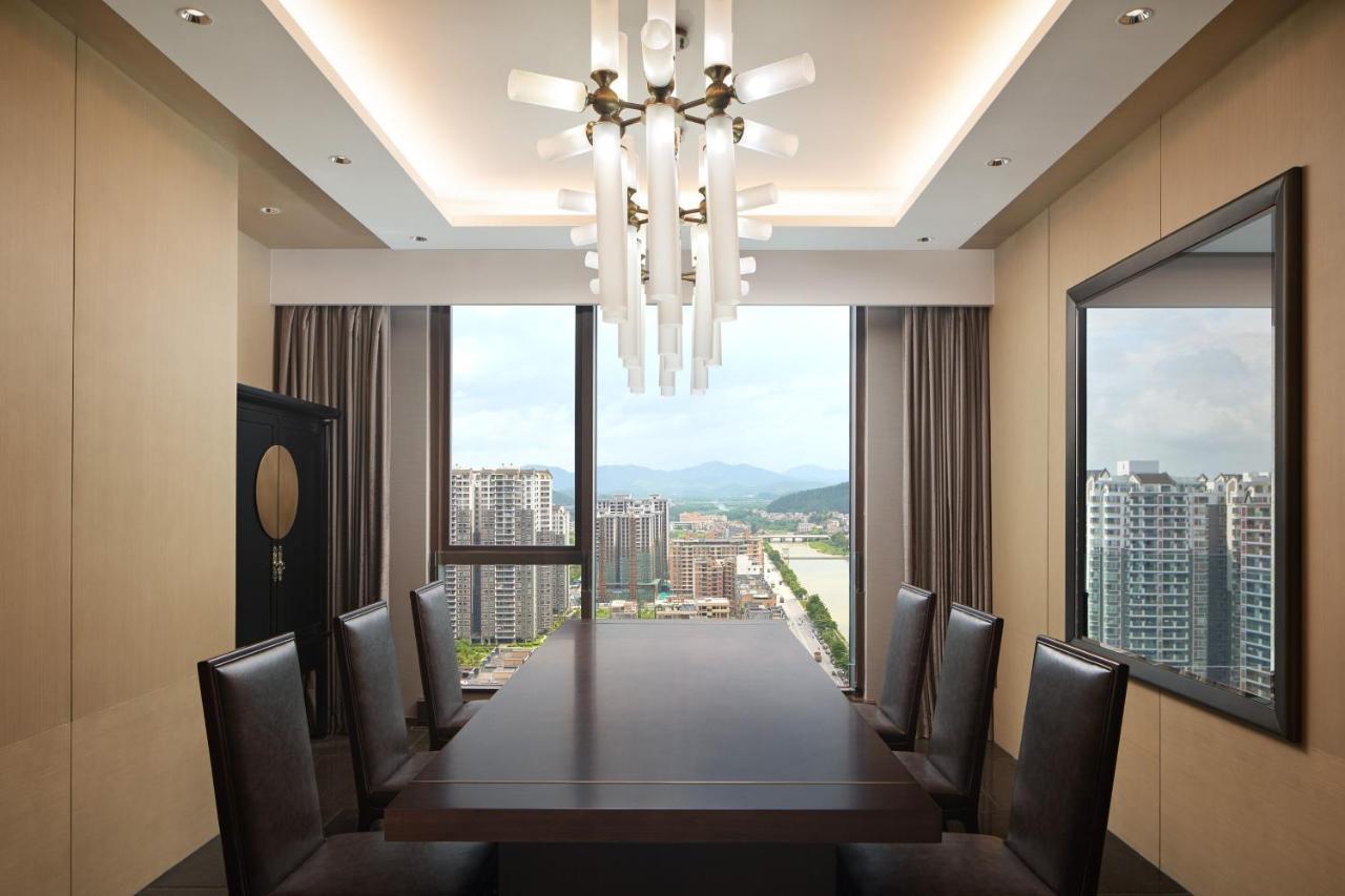 Sheraton Yunfu Xinxing Hotel Bagian luar foto