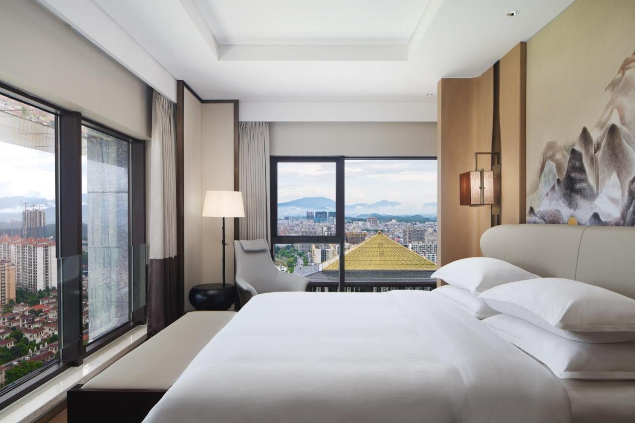 Sheraton Yunfu Xinxing Hotel Bagian luar foto